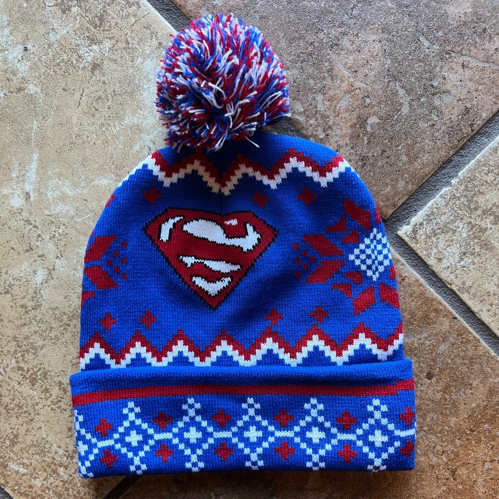 DC Comics Unisex One Size Super-Man Winter Hat Beanie Red Blue